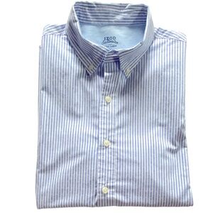 Izod Saltwater Relaxed Classics Men’s Striped Button Down Cotton/Poly Medium